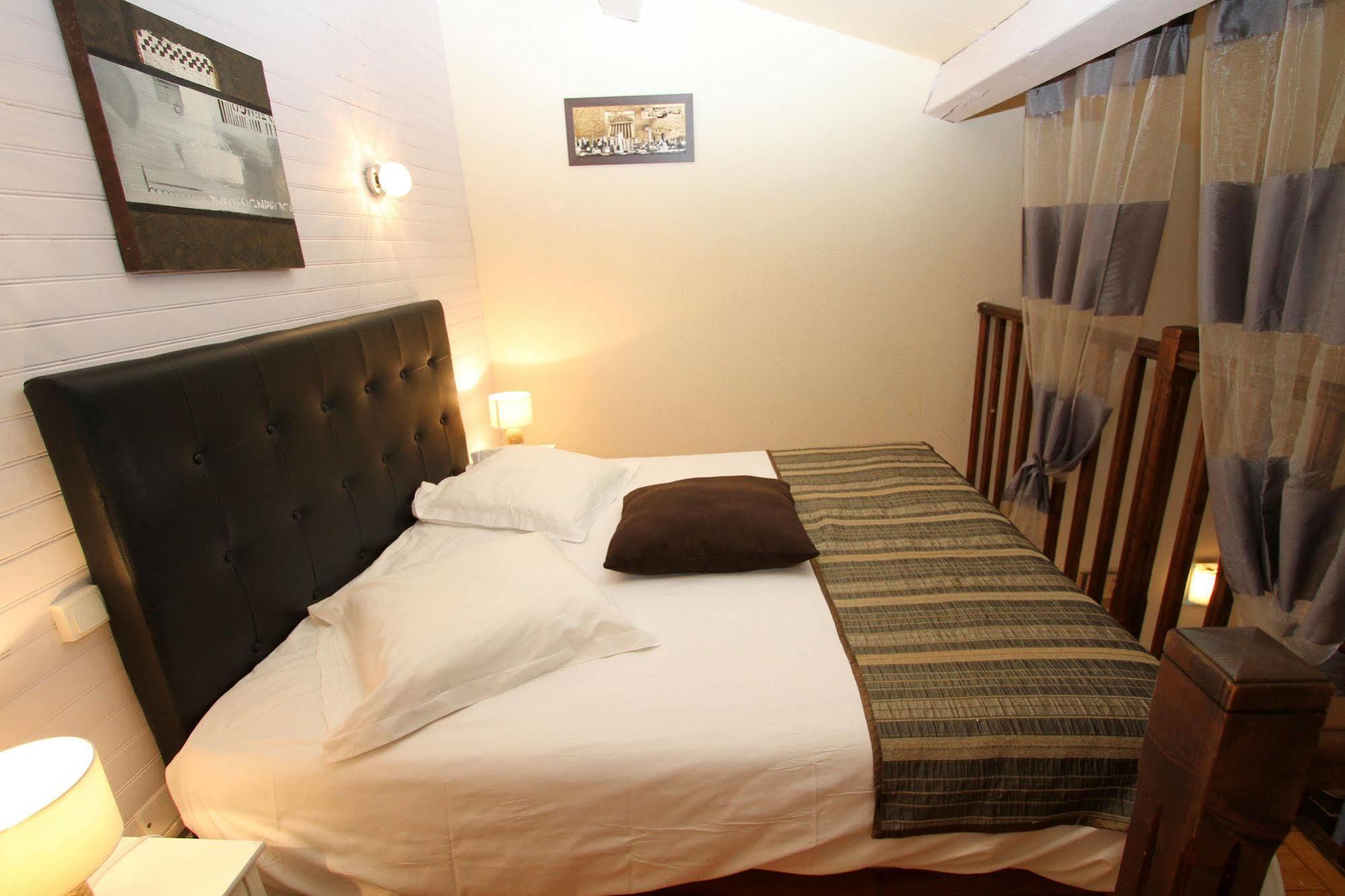 Auberge Des Pins Tourrettes Ngoại thất bức ảnh